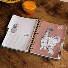 Cargar imagen en el visor de la galería, Agenda anual semanal 2027 Laura Agustí "Gatos"