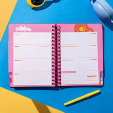 Cargar imagen en el visor de la galería, Agenda anual semanal 2027 Genie Espinosa