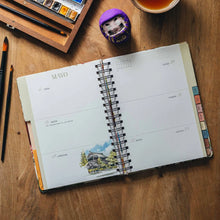 Cargar imagen en el visor de la galería, Agenda anual semanal 2027 Alicia Aradilla