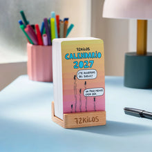 Cargar imagen en el visor de la galería, Calendario mesa de tarjetas 2027 - 72 kilos