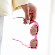 Cargar imagen en el visor de la galería, Gafas de sol “Better late than ugly”