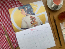 Cargar imagen en el visor de la galería, Calendario 2026 Comer con los Ojos de Esther Gili, Marialu Gili y Lady Desidia