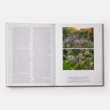 Cargar imagen en el visor de la galería, The Seasonal Gardener: Creative Planting Combinations