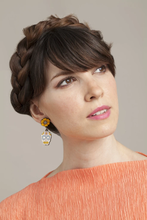 Cargar imagen en el visor de la galería, Cráneo floreciente